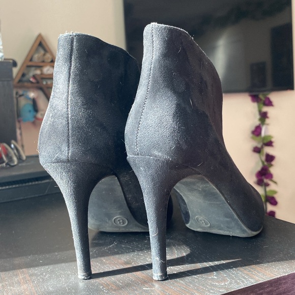 A New Day- Size: 8 Black Suede booties - Picture 3 of 4